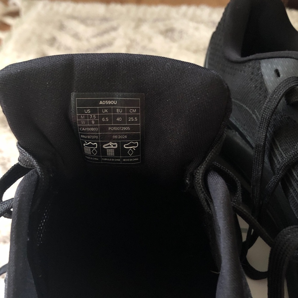 ALO Yoga Runner unisex sneakers W9/M7.5 - Picture 11 of 11